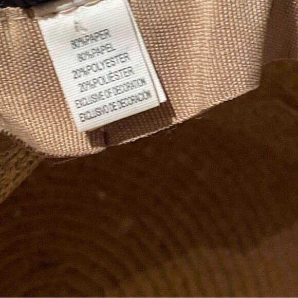 Black straw hat Kentucky Derby pin 🐎 - Picture 4 of 6